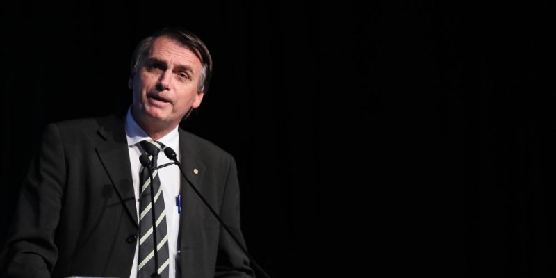 Bolsonaro apoia setor de etanol e promete parceria
