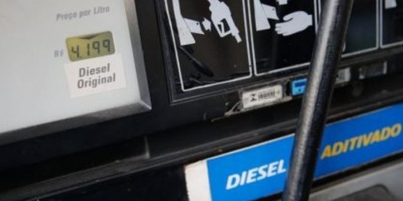 Diesel fecha o ano 46% mais caro do que em dezembro de 2020