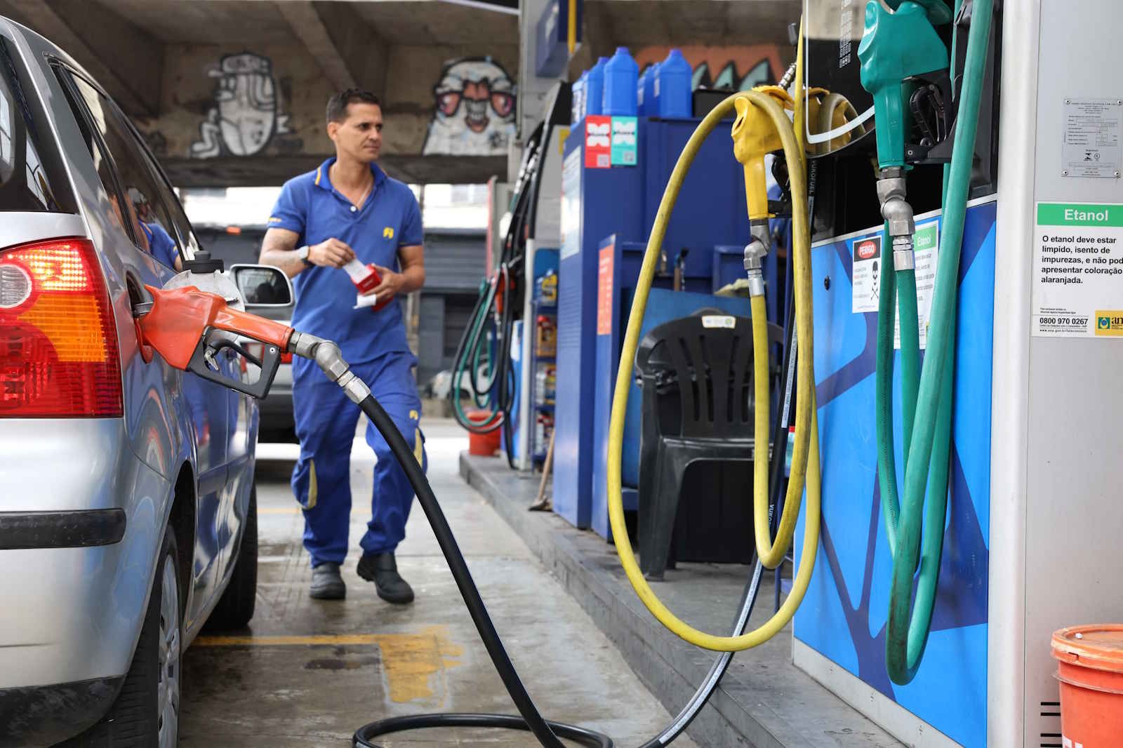 Governo inicia em janeiro testes para mistura de 35% de etanol na gasolina